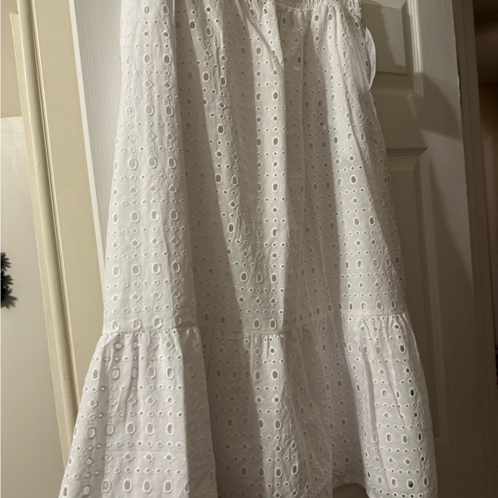 Chic White Eyelet A-Line Skirt